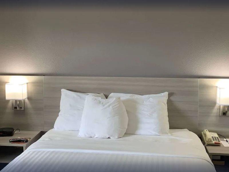 Microtel Inn By Wyndham Charlotte Airport Zewnętrze zdjęcie