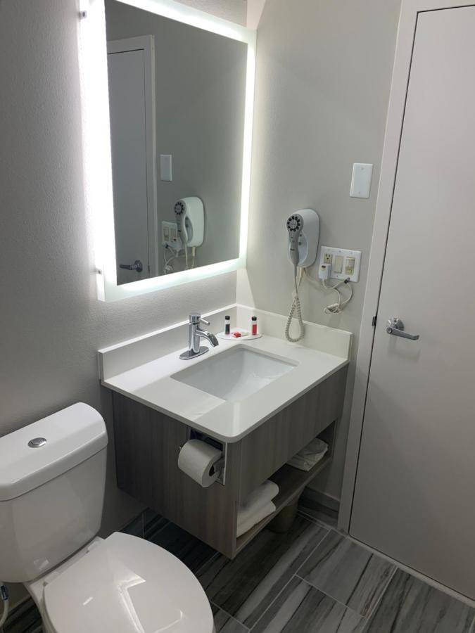 Microtel Inn By Wyndham Charlotte Airport Zewnętrze zdjęcie