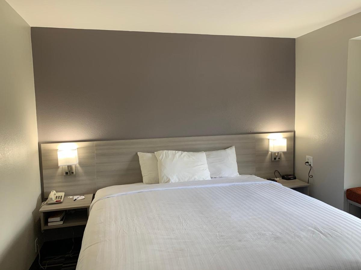 Microtel Inn By Wyndham Charlotte Airport Zewnętrze zdjęcie